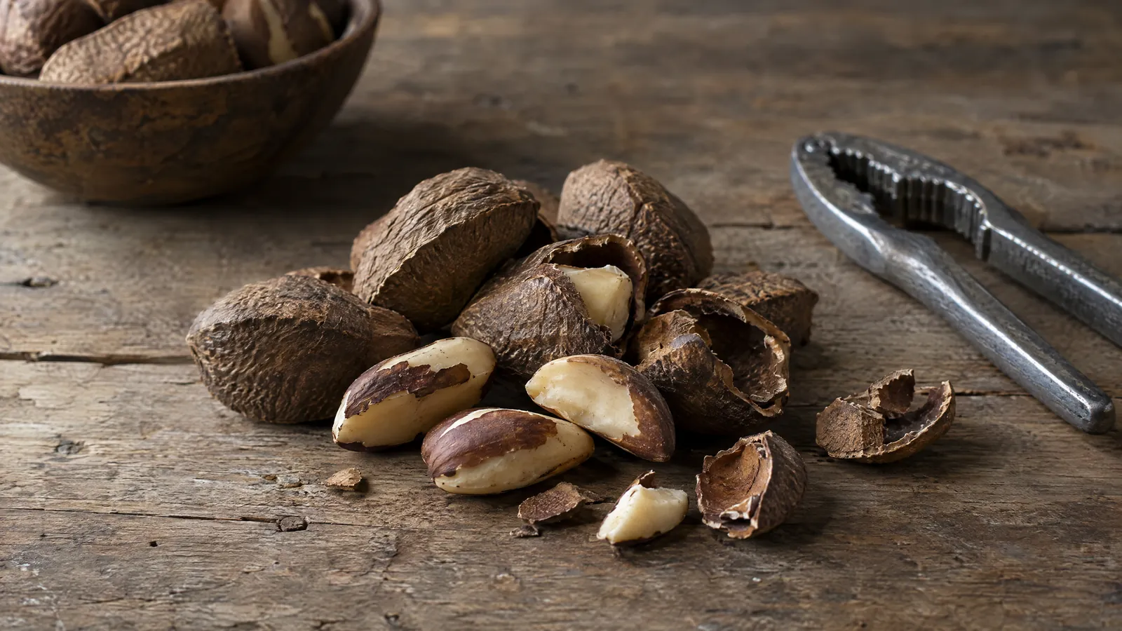 Selenium: Thyroid Protection, Antioxidant Defense & Heavy Metal Detox